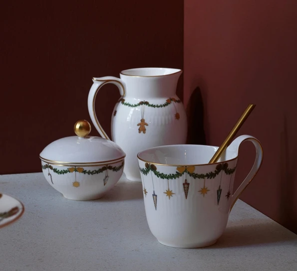 Royal Copenhagen Stjerneriflet Jul Kopp Med Hank 33cl 4 Royal Copenhagen Stjerneriflet Jul Kopp Med Hank 33cl - Bilde 2