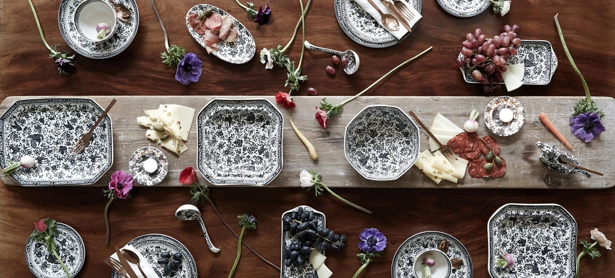 Burleigh Black Regal Peacock Sandwichfat 28 Cm 5 Burleigh Black Regal Peacock Sandwichfat 28 Cm - Bilde 3