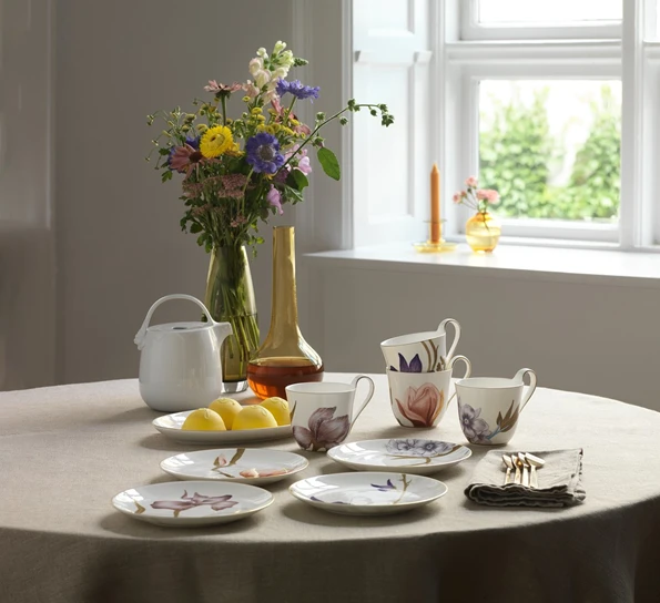 Royal Copenhagen Flora Frokostkrus Rhododendron 33 Cl 5 Royal Copenhagen Flora Frokostkrus Rhododendron 33 Cl - Bilde 3