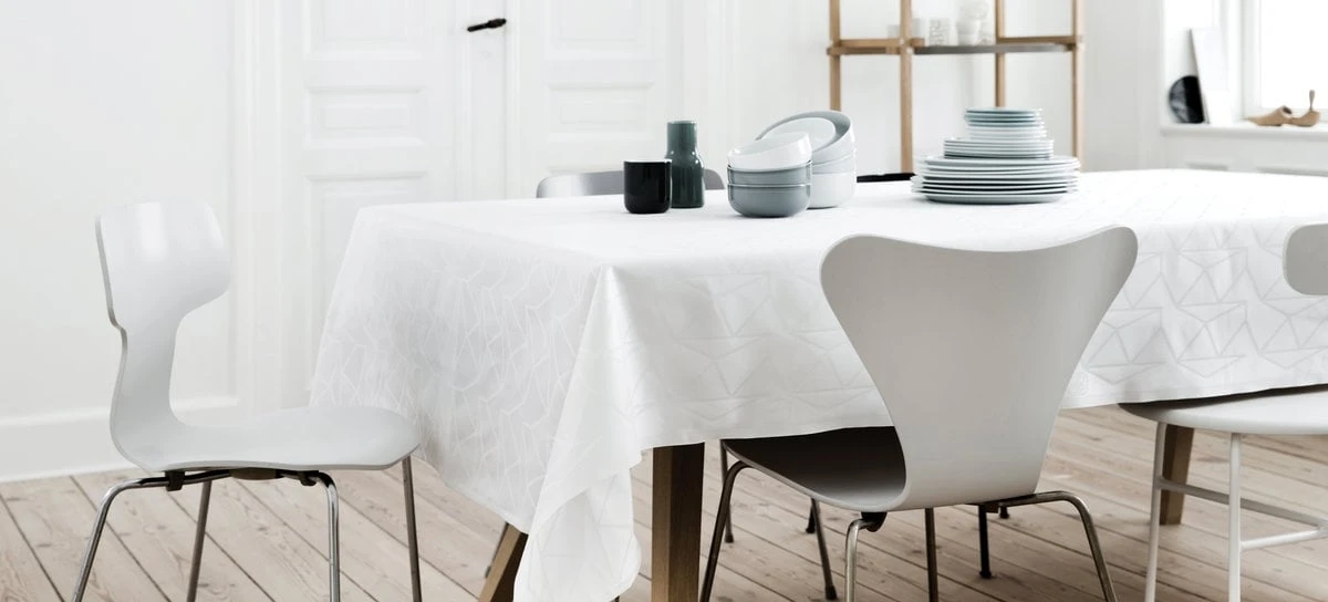 Georg Jensen Damask Arne Jacobsen Duk 140x270 Cm Hvit 4 Georg Jensen Damask Arne Jacobsen Duk 140x270 Cm Hvit - Bilde 3