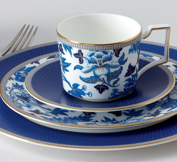 Wedgwood Hibiscus Tallerken Flat Floral 27 Cm 4 Wedgwood Hibiscus Tallerken Flat Floral 27 Cm - Bilde 2