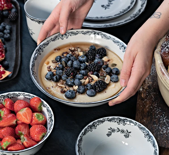 Rörstrand Ostindia Svart Dyp Tallerken 22 Cm 4 Rörstrand Ostindia Svart Dyp Tallerken 22 Cm - Bilde 2