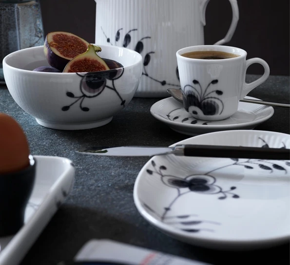 Royal Copenhagen Sort Mega Riflet Asjett Oval 23 Cm 4 Royal Copenhagen Sort Mega Riflet Asjett Oval 23 Cm - Bilde 2